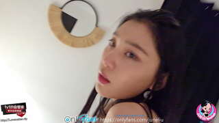 June Liu / SpicyGum - Kućni seks s kineskim Student