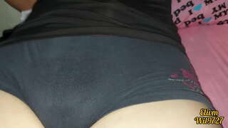 Si Sister nga makahikap sa iyang PUSSY sa atubangan sa iyang Igsoon nga lalaki