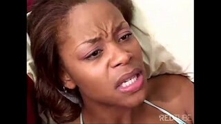 Kattungen är fångad av en dvärg