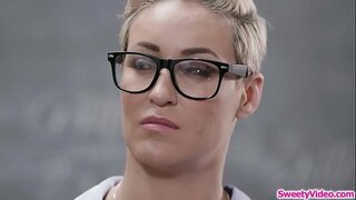 ���ீன் செக்ஸ் உண்ணும் அவரது பயிற்றுனர்கள் விந்து நீக்கம் தொகுப்பு வர்க்கம் பின்னர்