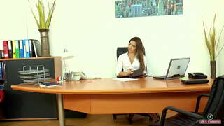 Principal Dani Daniels balhiboon pussy napuno uban sa sperm (Bahin 1)