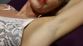 оближи и понюхай моју подмышку